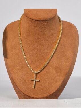 NWT JUKIA WEST  Zirconia Gold Cross Necklace